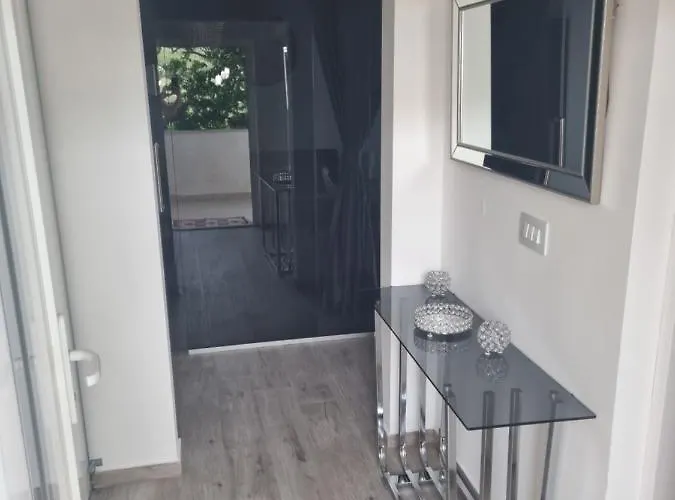 アパート Svitogor トロギール