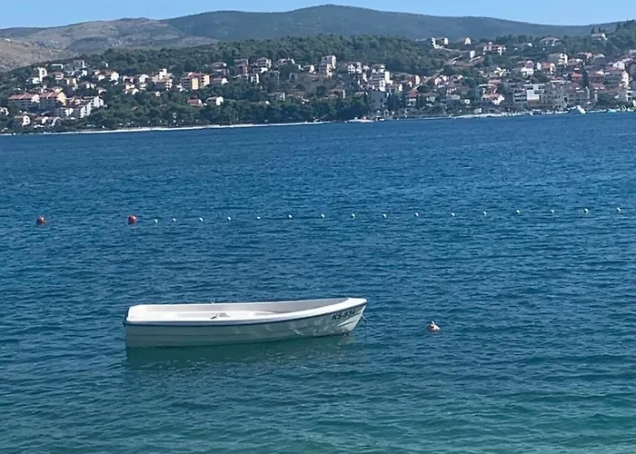 アパート Svitogor