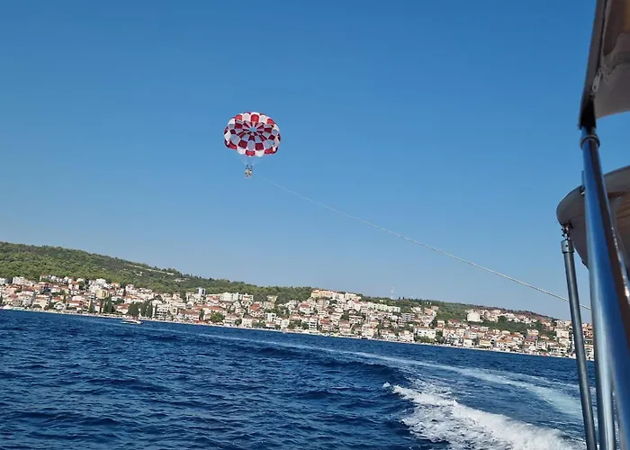 Svitogor アパート トロギール